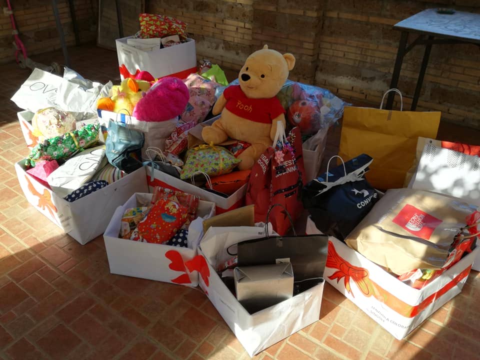 I regali di Natale sono arrivati al villaggio