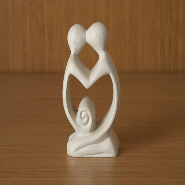 Corpi stilizzati uniti a formare un cuore